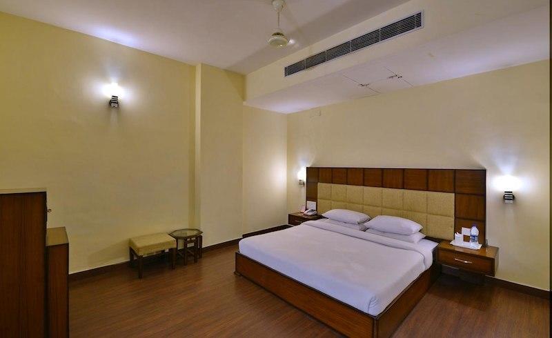 Eagle Motel Rājpura Esterno foto